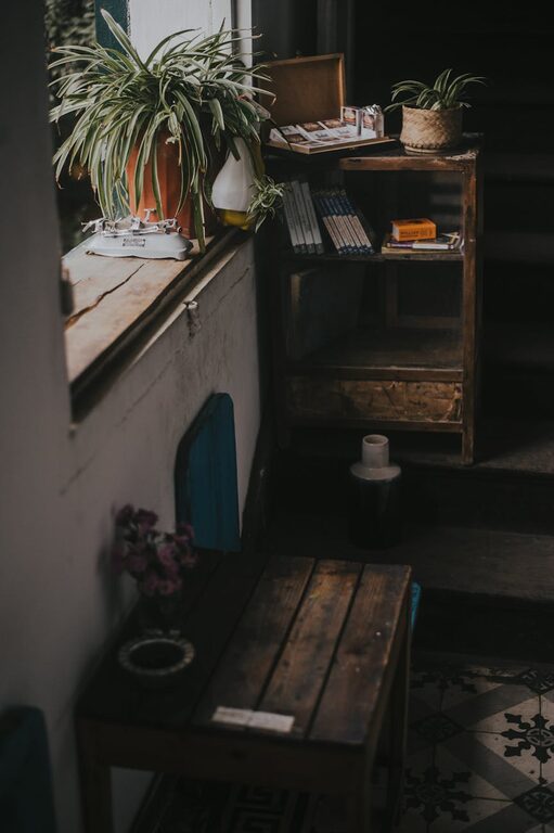 How to Create a Relaxing Reading Nook in Your Home
